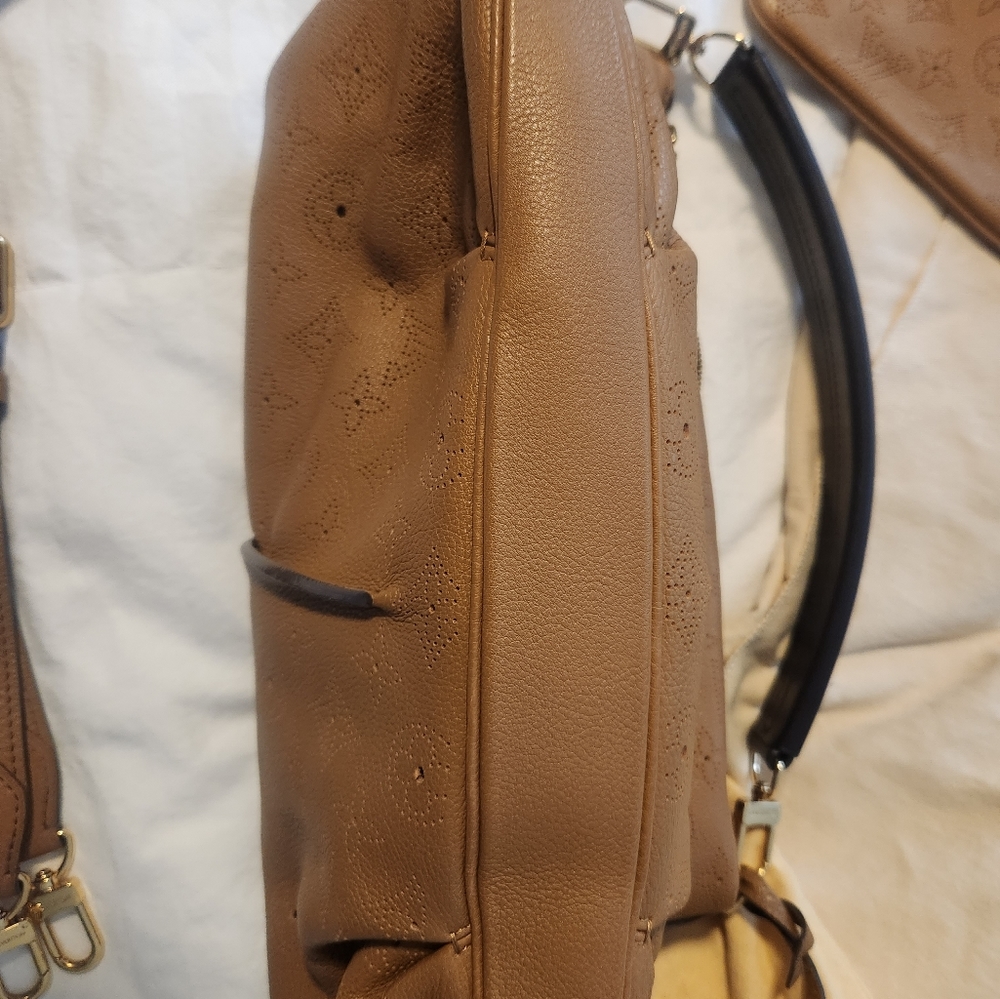 Louis Vuitton Mahina Hobo PM - Picture 4 of 10